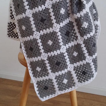 Back to basic baby blanket