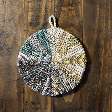 Magic Circle Hot Pad -- a loom knit pattern