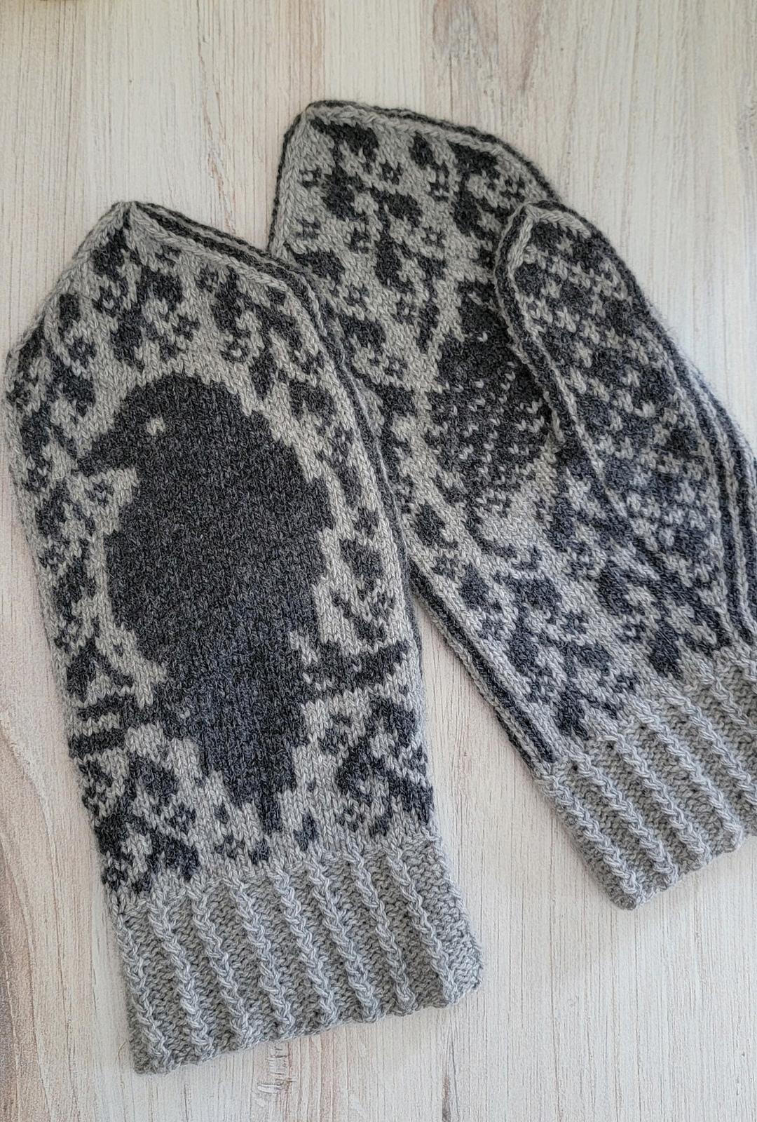 To Catch A Crow Mittens