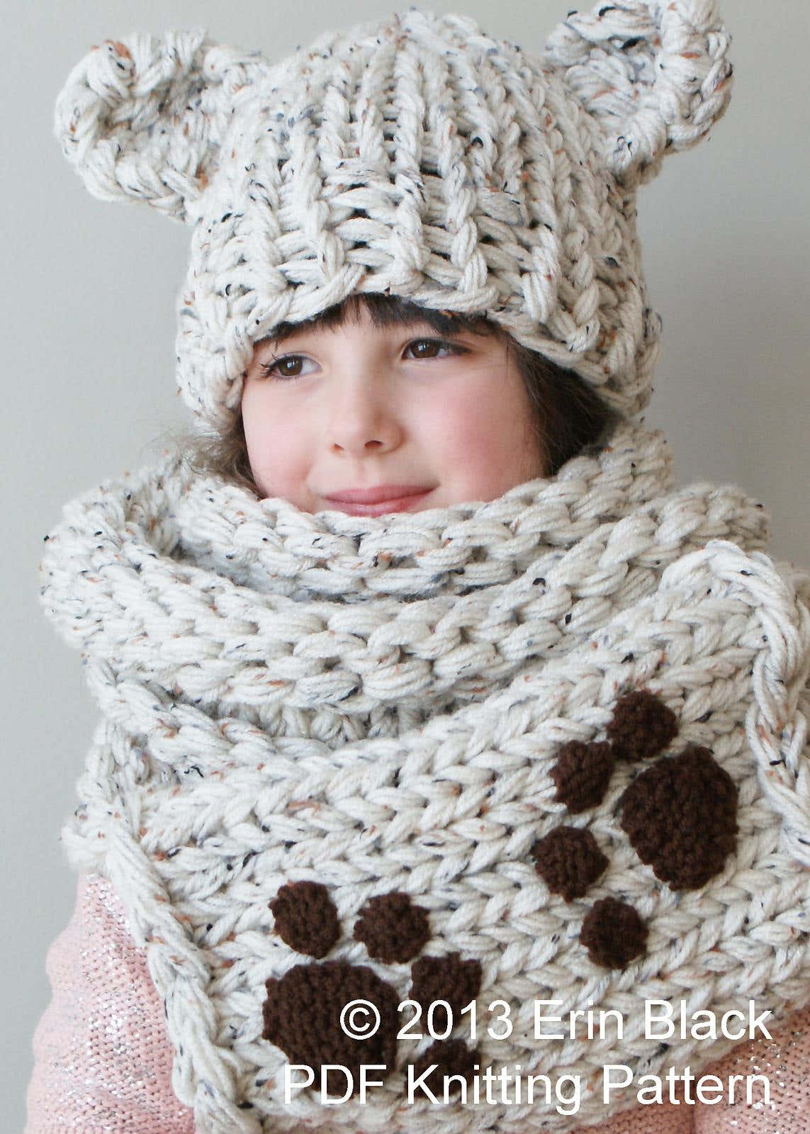 Chunky Bear Hat and Muff Cowl (Hat008)