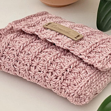 Star stitch wristlet purse