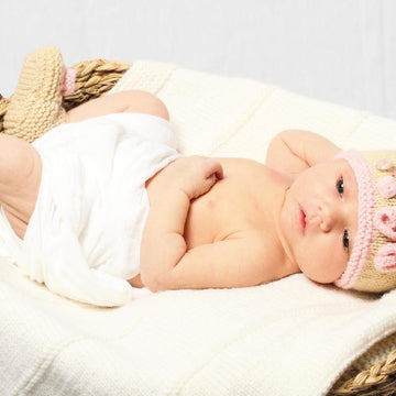 Isabelle Hat and Flower Shoes - Little Cupcakes - Bc09