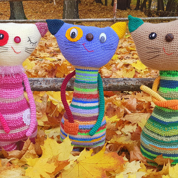 Scrap yarn cat