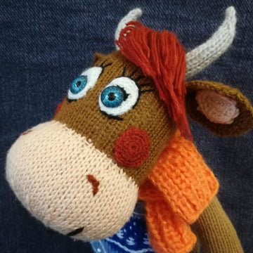 Toy Knitting Patterns - Knit a plush figurine of a cow, a farm animal