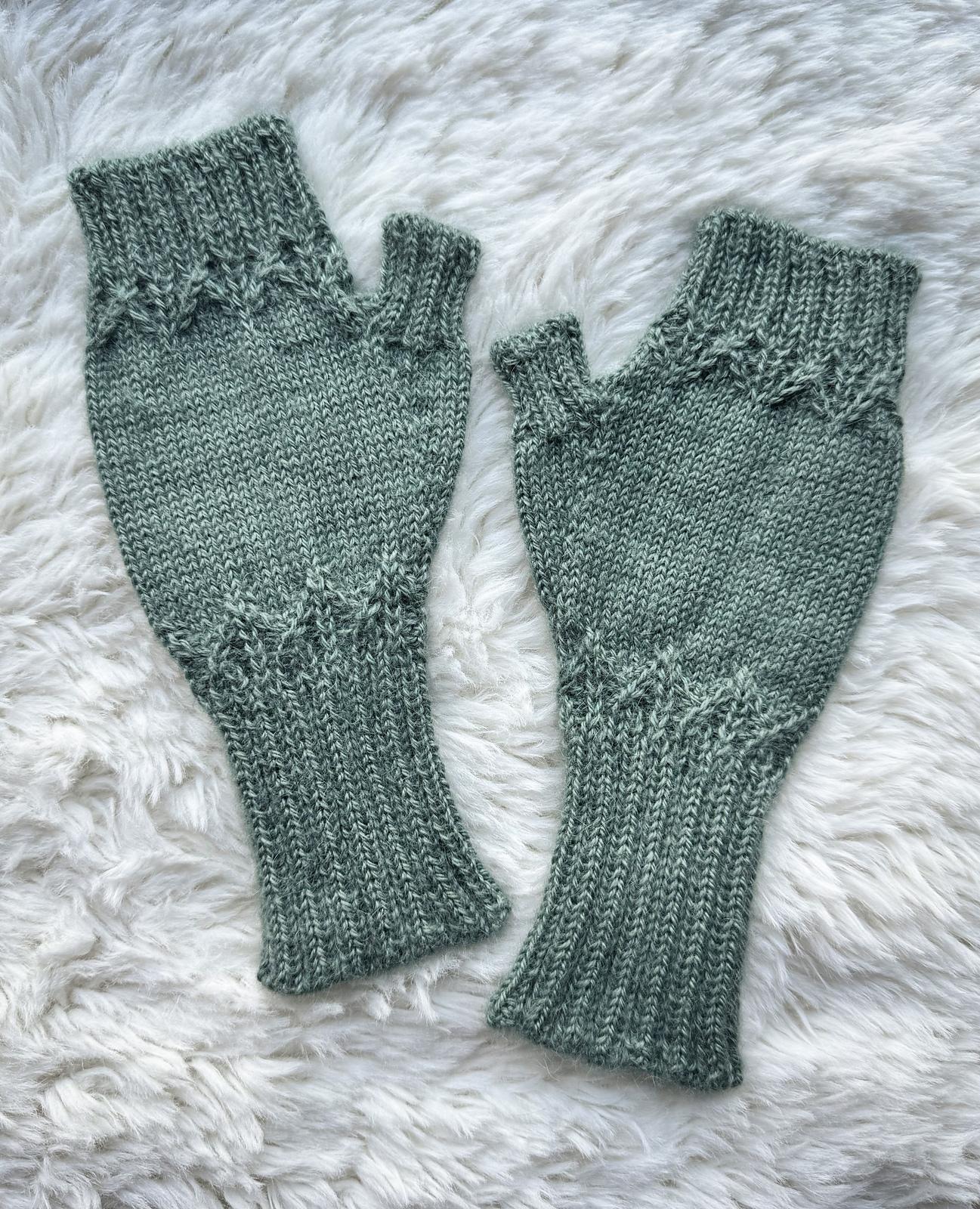 Willow Garden Fingerless Mitts