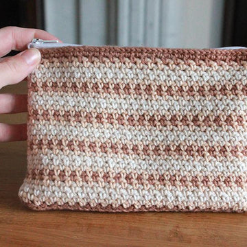 Moss Stitch Zipper Pouch