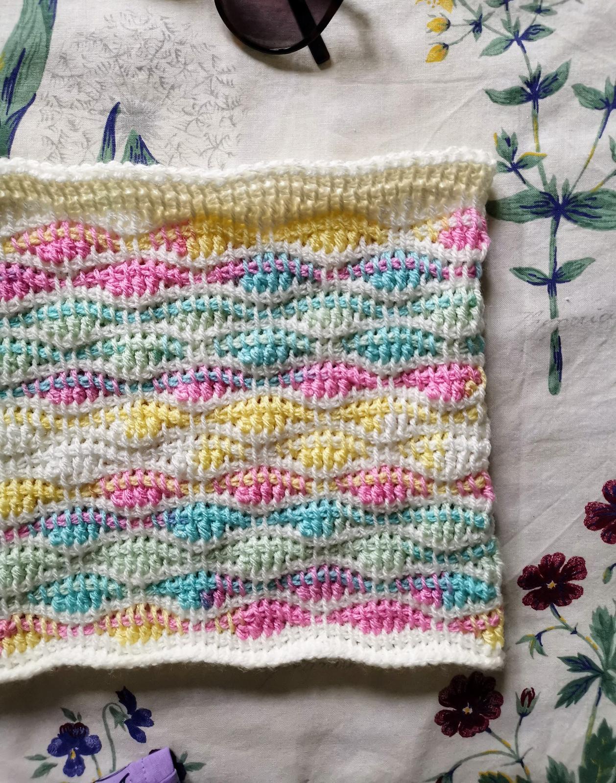 Wavy Unicorn Cowl
