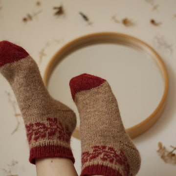 Between petals socks