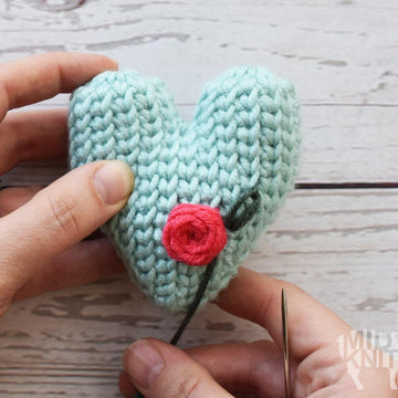 Embroider My Heart Ornament (2018006)