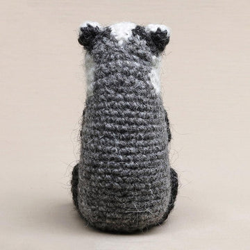 Flunsie the realistic badger who can knit!