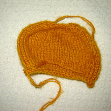 Toy Knitting Patterns -Knit Lion toy made of yarn