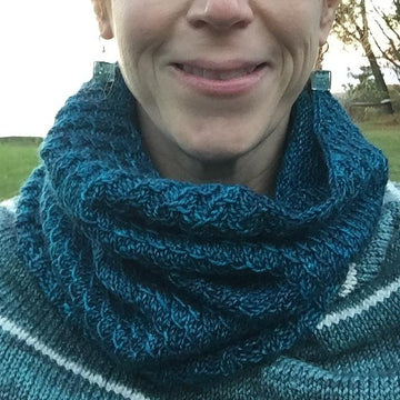Mermaid's Tide Pool Cowl