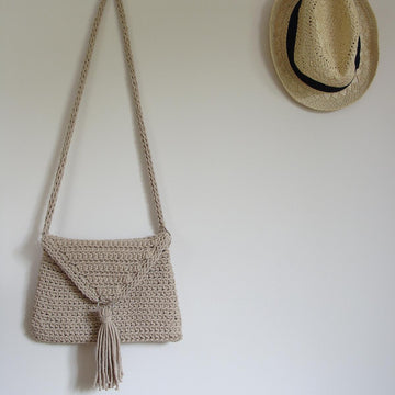 The Crossbody Clutch