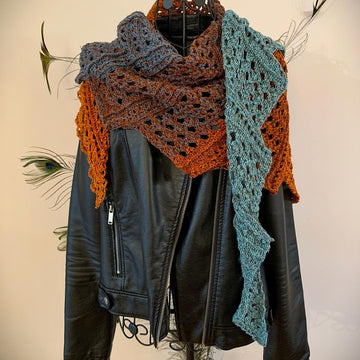 Triangular Scarf "Rhoxane"