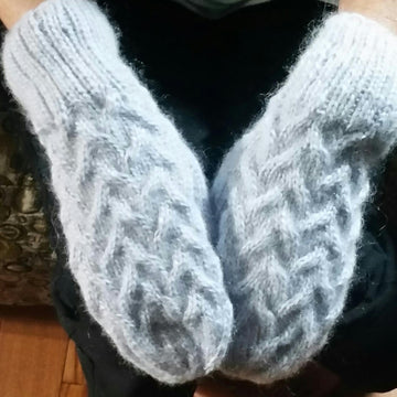 Ocean Waves Cable Mitts