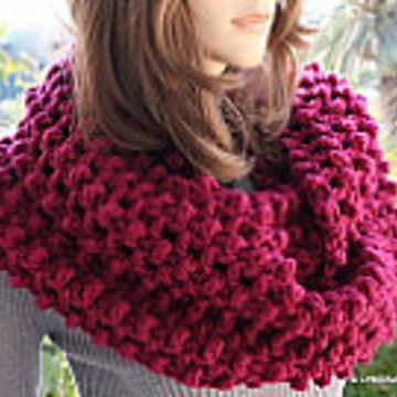 Chunky Crochet Circle Scarf Raspberry