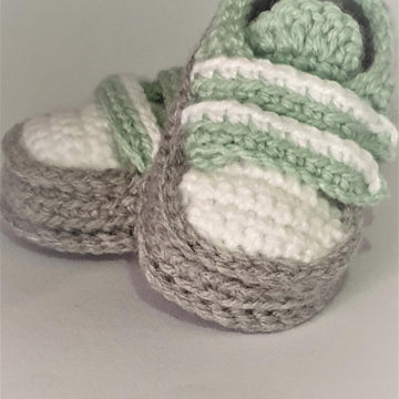 Baby sneaker bootie crochet pattern