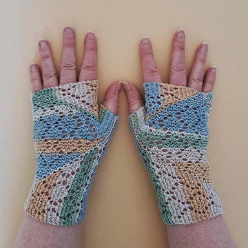 Mitred Lace Mitts