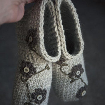Snuggly Slippers Pattern and Tutorial