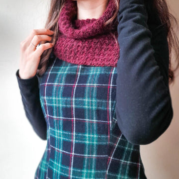 Berry Kiss Cowl