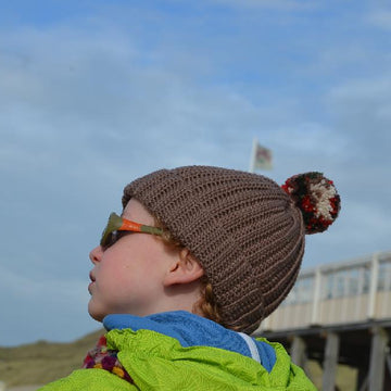 Pom-pommy hat