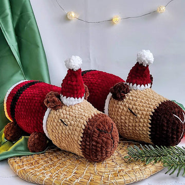 Amigurumi funny capybara Santa