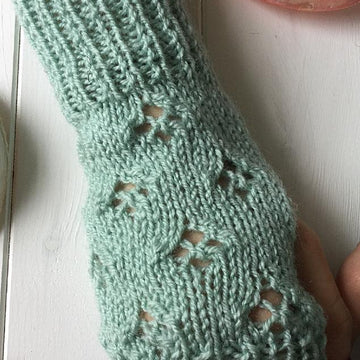 Diamond fingerless gloves