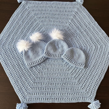 Pegasus Baby Girl & Boy Bootie and Hat Set N 625
