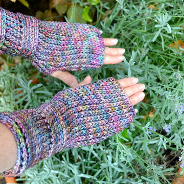 Blue notes mittens