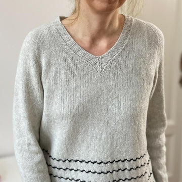 Ripple Stripes V-neck