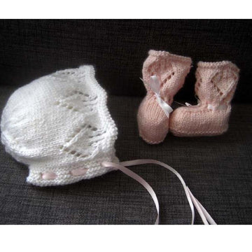 Lucia Bonnet & Booties Set (4-ply)