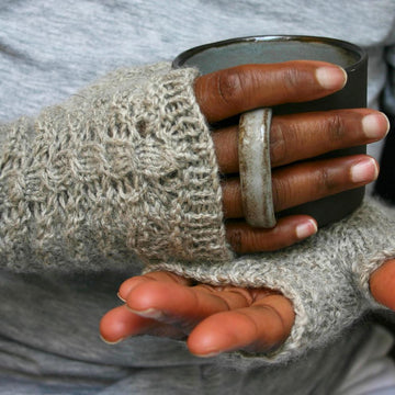 Yzzy Mitts