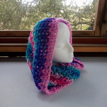 Mobius V Stitch Cowl