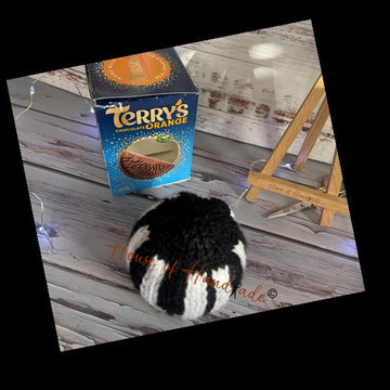 Piano Keyboard Chocolate Orange Cover Knitting Pattern