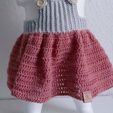 Häkelanleitung für ein entzückendes Baby Trägerkleid