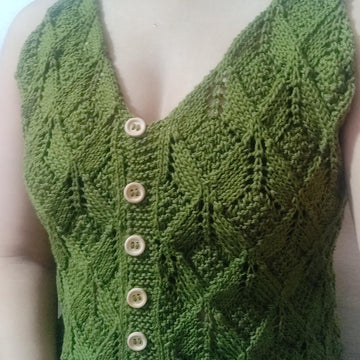 Diamond patterned summer top