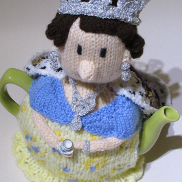 Her Majesty The Queen Tea Cosy Knitting Pattern