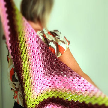 Candy triangle shawl