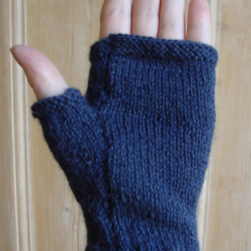 Poppy fingerless mitts/gloves