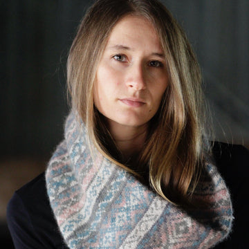 Saligna Cowl