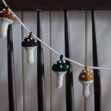 Tiny Toadstools Ornament & Garland