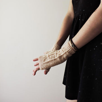 Sien Fingerless Mittens