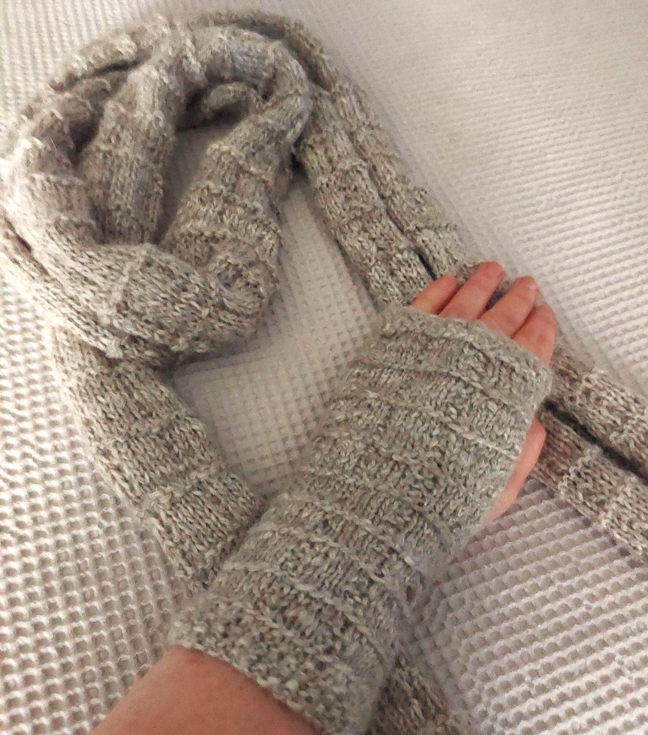 Cube Fingerless Mitts & Scarf