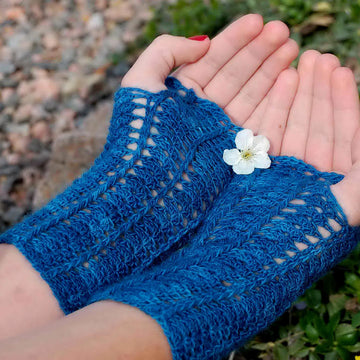 She Walks in Beauty Fingerless Gloves