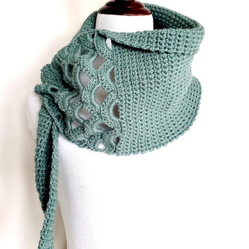 Asymmetric Keyhole Shell Scarf