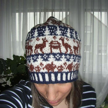 Winter deer feeding beanie
