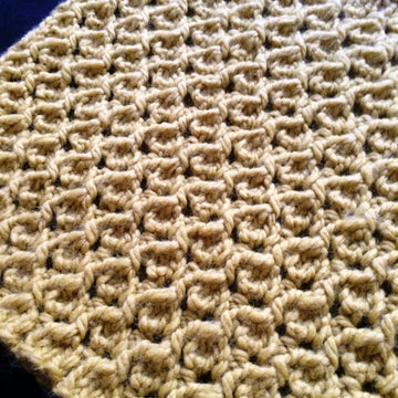 Knitted cowl from chunky yarn, Orlando