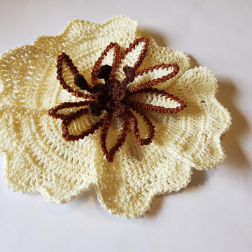 Large 3D flower pattern