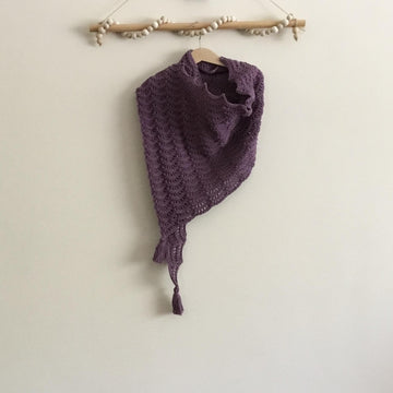 Pretty Waves Triangular Modern Scarf N 613
