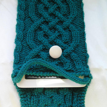EReader Cabled Cozy
